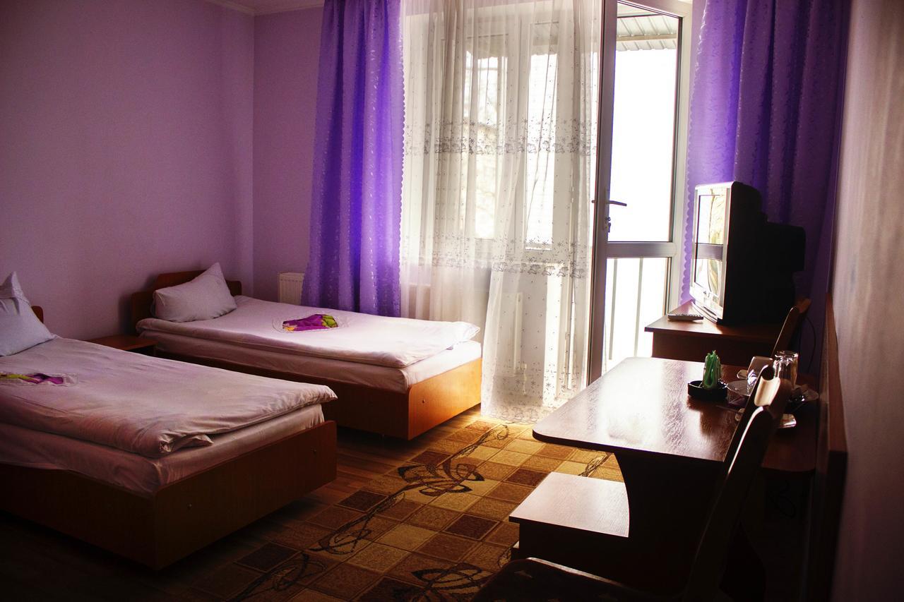 Hotel Confort Drochia Esterno foto