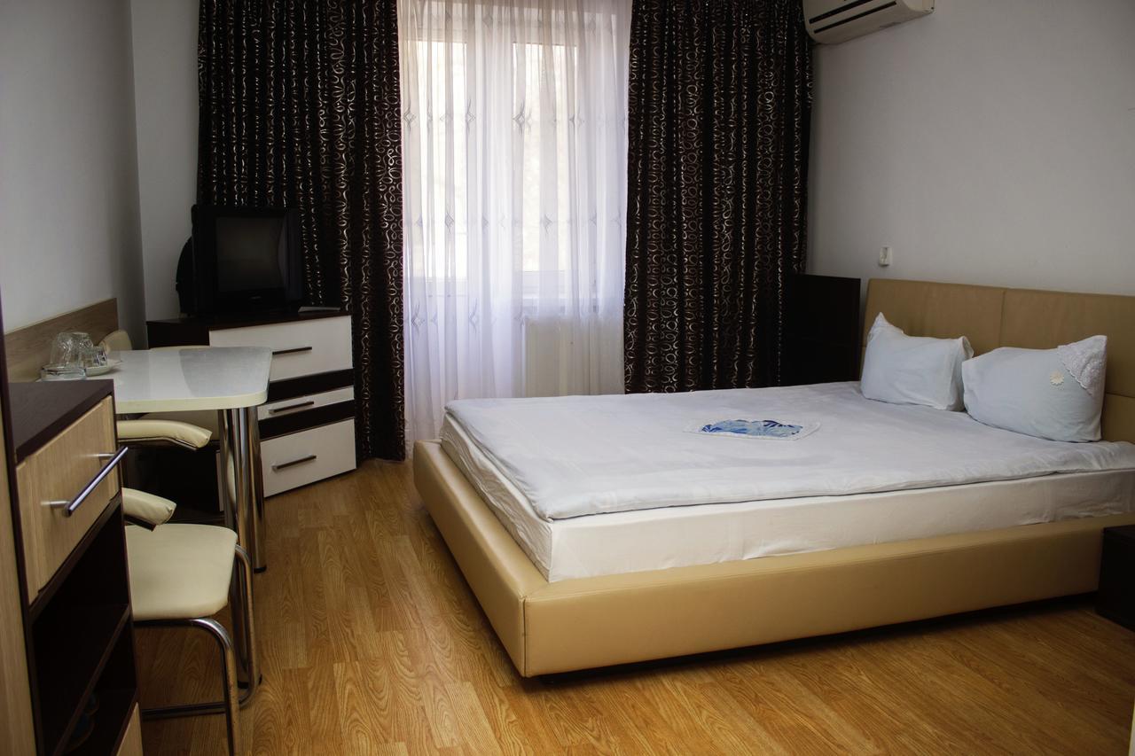 Hotel Confort Drochia Esterno foto