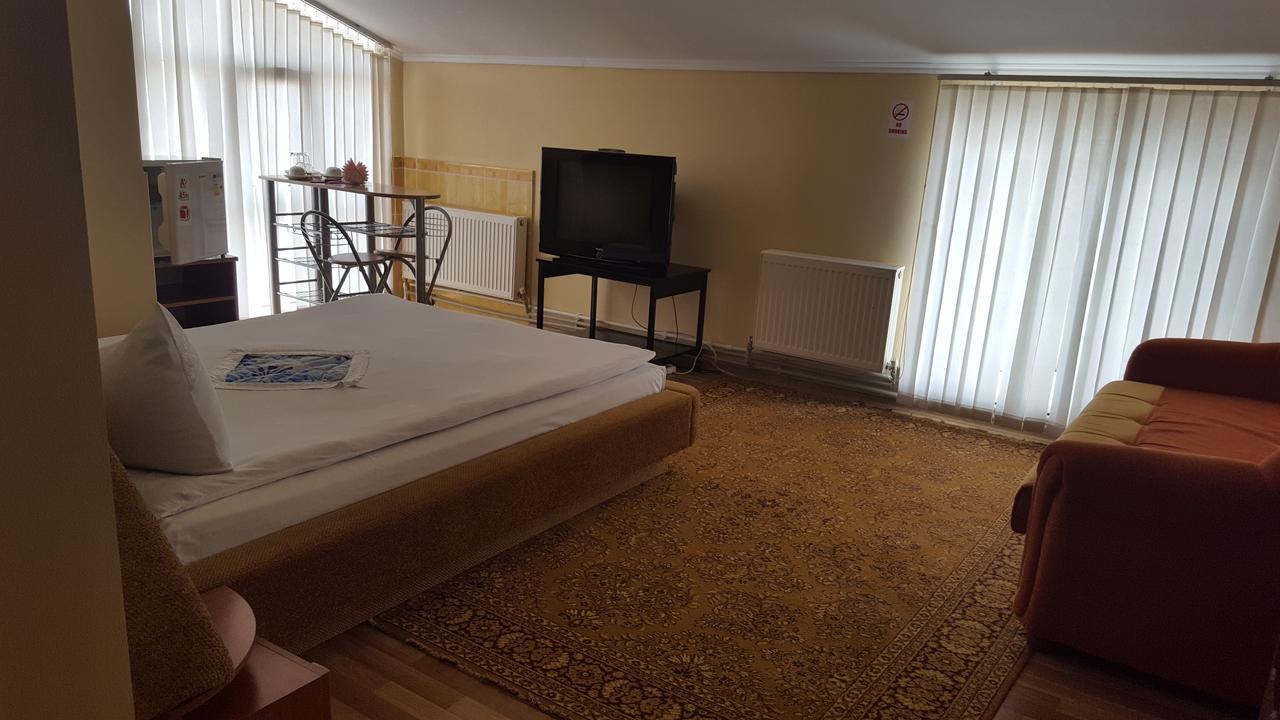 Hotel Confort Drochia Esterno foto
