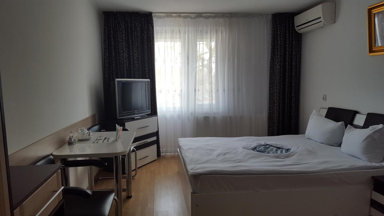 Hotel Confort Drochia Esterno foto