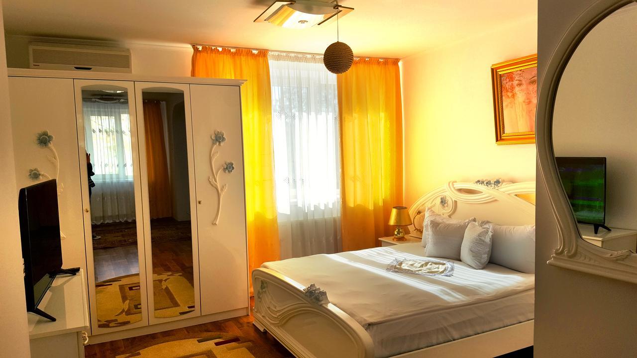 Hotel Confort Drochia Esterno foto