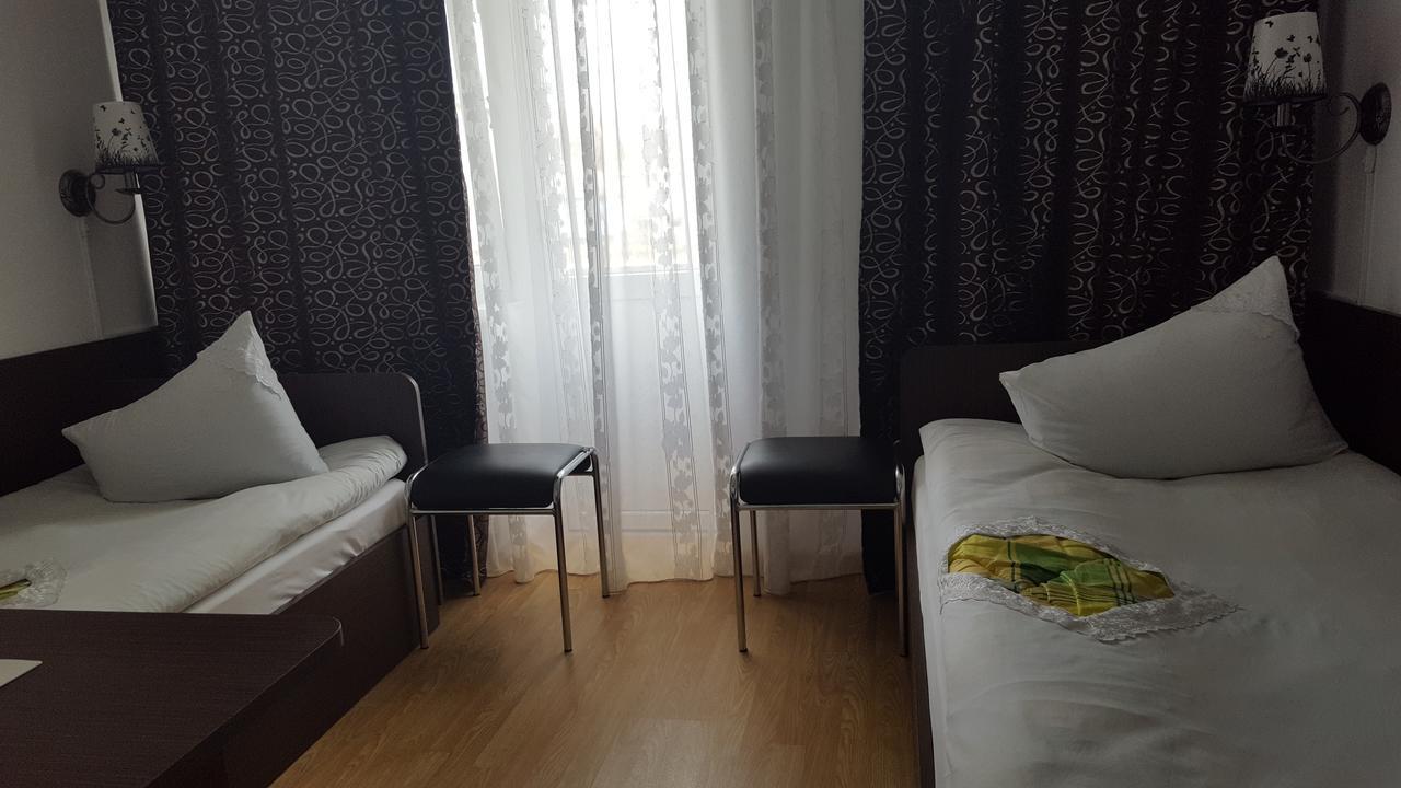 Hotel Confort Drochia Esterno foto