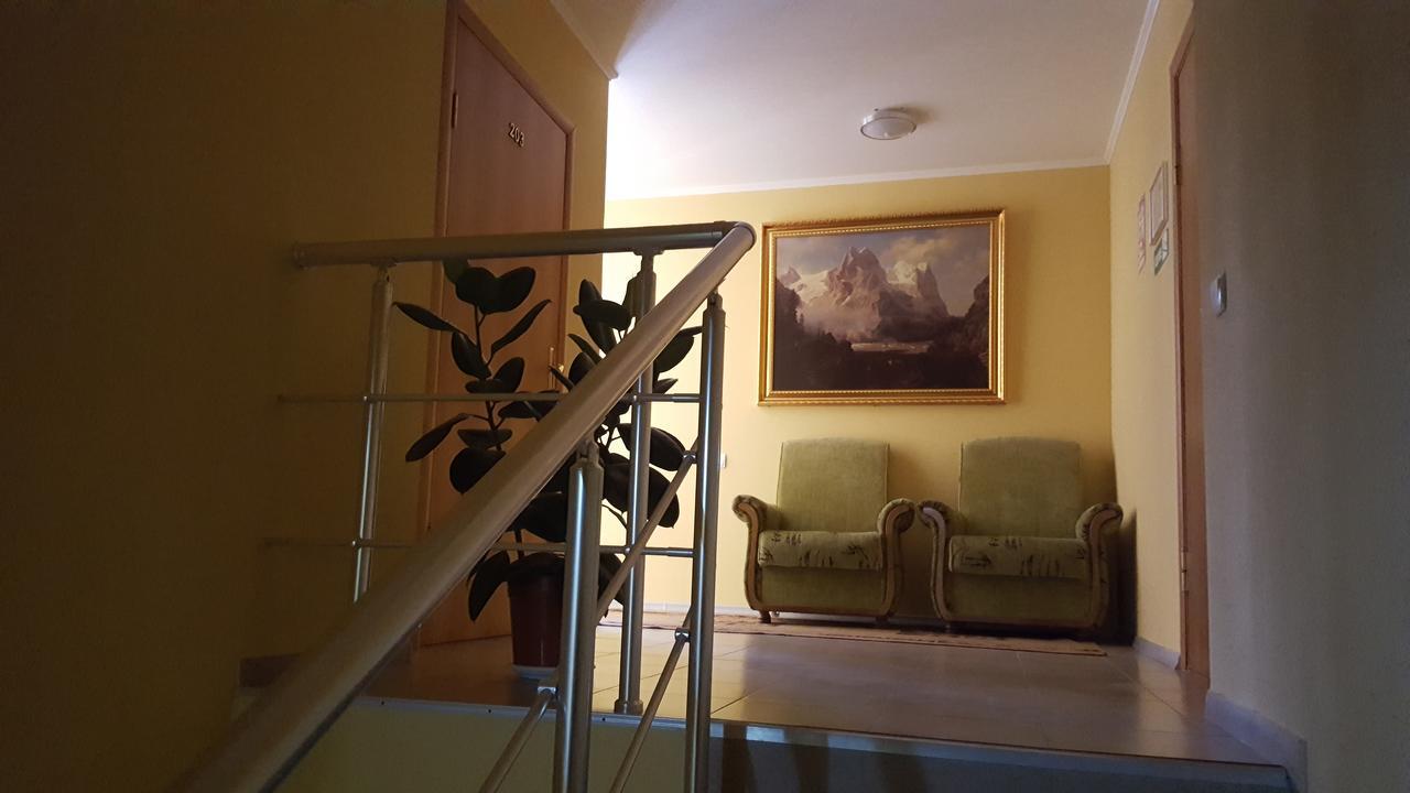 Hotel Confort Drochia Esterno foto